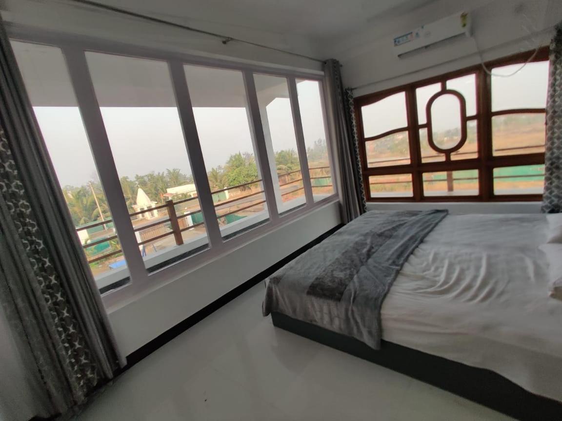 Sunshine Sea View Otel Alībāg Dış mekan fotoğraf